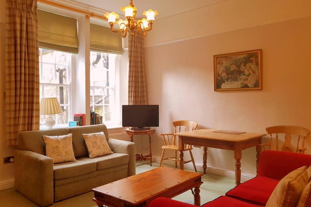 No 6 The Square Tearooms & Accommodation Buxton  Buitenkant foto