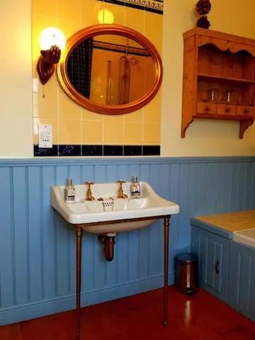 No 6 The Square Tearooms & Accommodation Buxton  Buitenkant foto