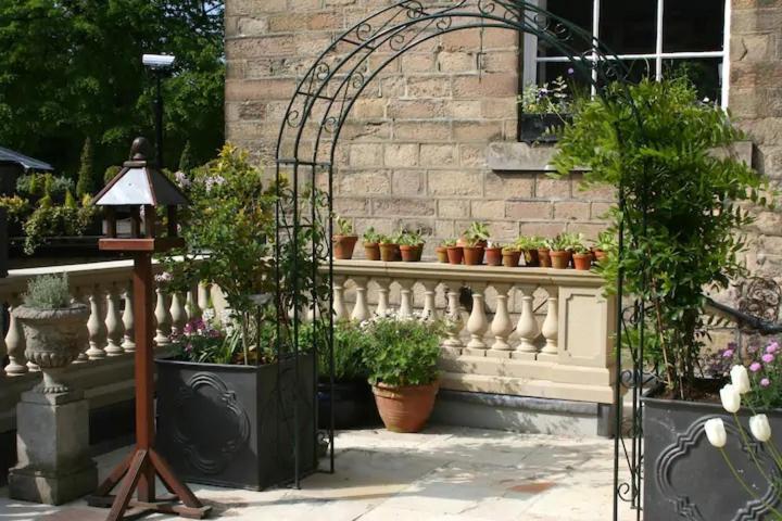 No 6 The Square Tearooms & Accommodation Buxton  Buitenkant foto